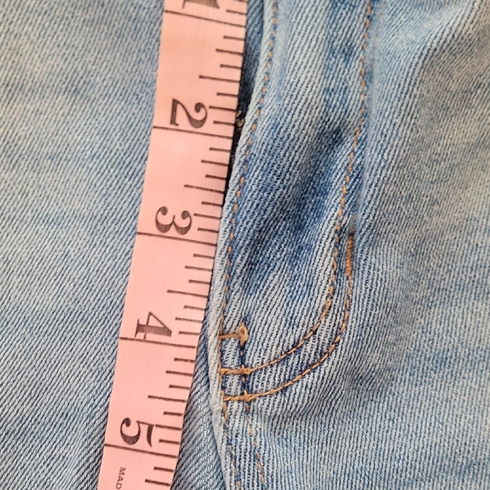 Kendall & Kylie Blue Skinny Jeans with Light Wash - Picture 4 of 7